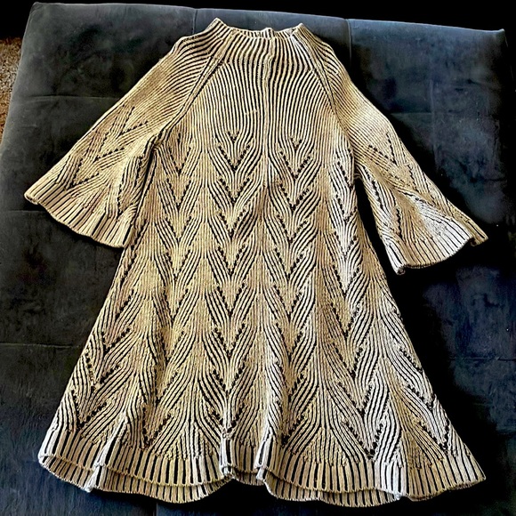 BCBG max Azria, tulip shaped super soft comfortable knit dress, brown, size S - Picture 1 of 10